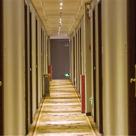 Lu Jiang Tian Yue Hotel Guangzhou Bagian luar foto